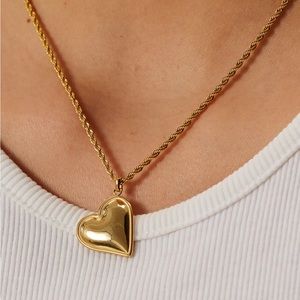18K Gold Plated Simple Heart Pendent Modern Necklace